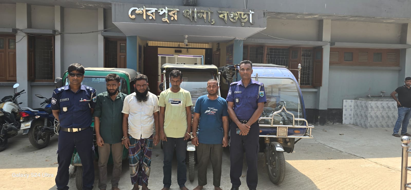 বগুড়ার শেরপুরে আন্ত:জেলা চোর চক্রের ৪ সক্রিয় সদস্য গ্রেফতার